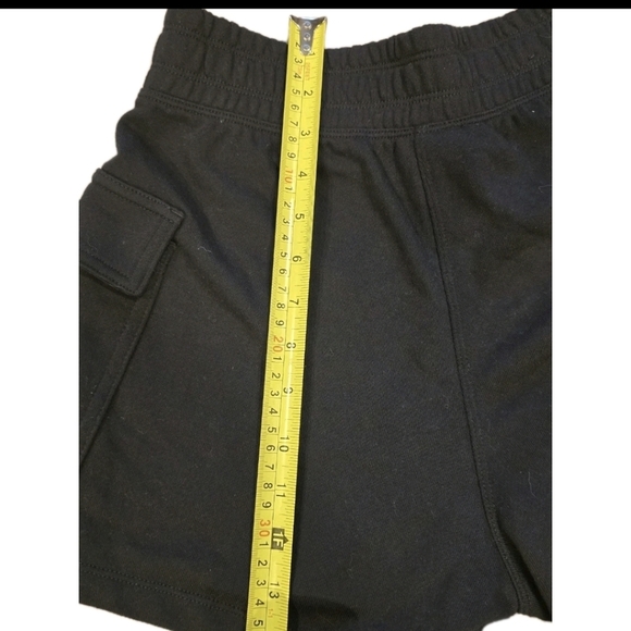 NWT DKNY Women’s Cargo Shorts Small Black Elastic Pockets Lounge Casual - Picture 6 of 7